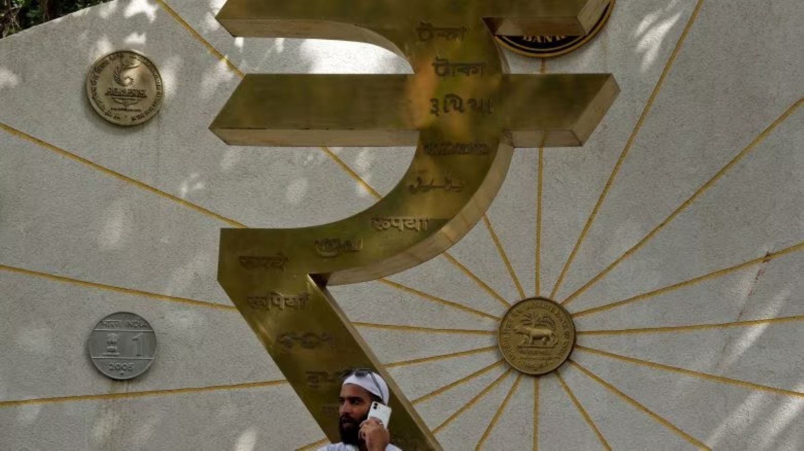 Central government has announced its highest-ever borrowing plan of ₹17.2 lakh crore for the financial year 2026–27 (FY27)